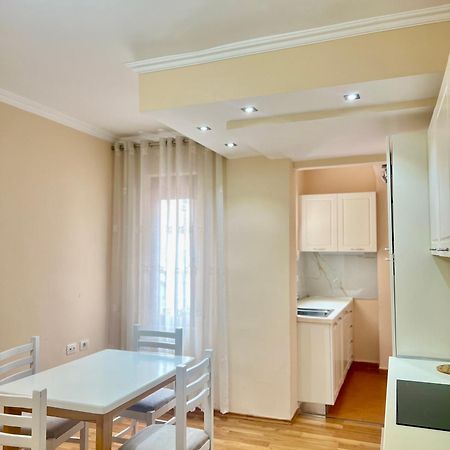 Skanderbeg Square Apartment 02 Tirana Exteriör bild